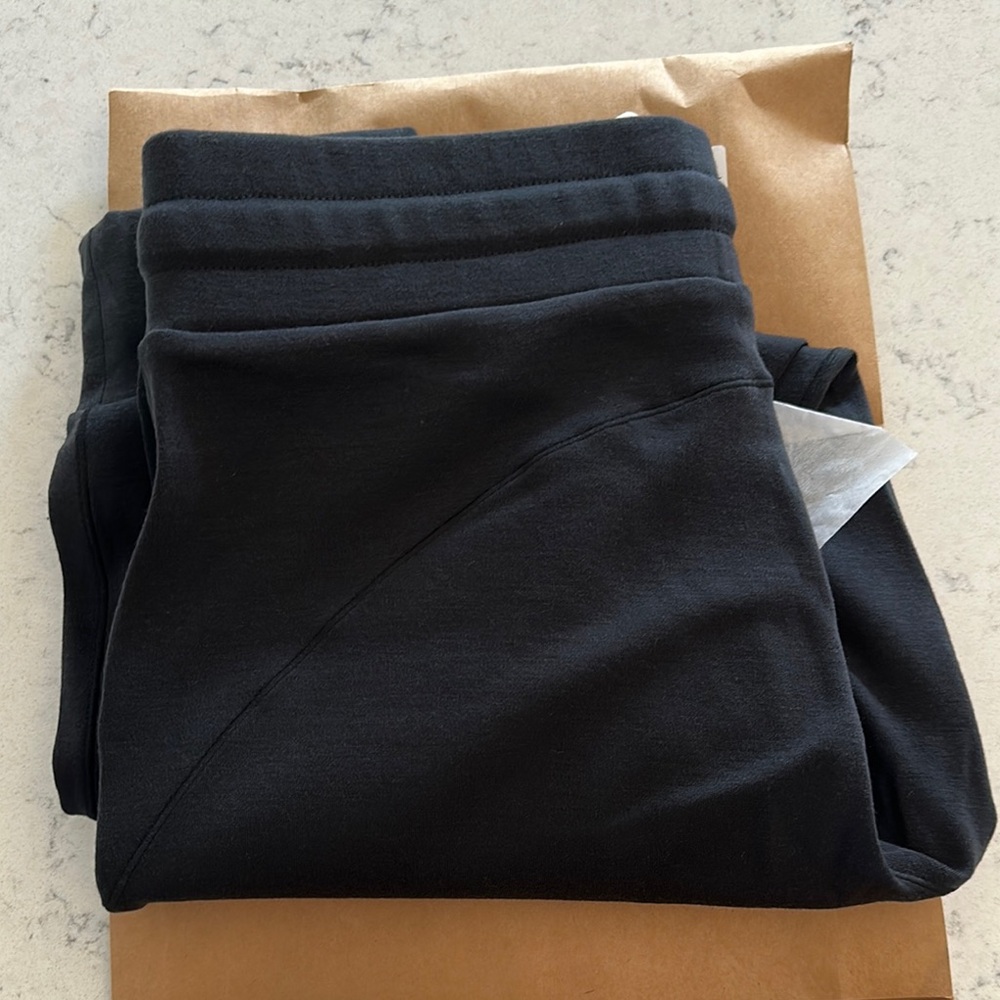 Branwyn SWAG 24 Obsidian Black Joggers New